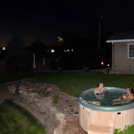 Tacit Shadow Resort Paradise Deluxe Suite, Gym, Coffee Bar, Hot-Tub, Free Laundry, Food Available Parowan Extérieur photo