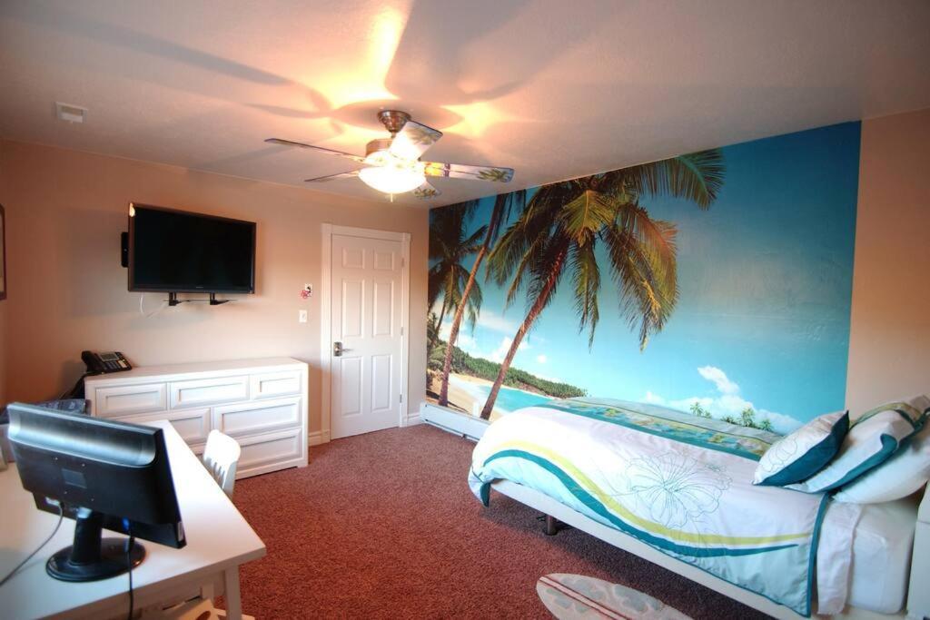 Tacit Shadow Paradise Deluxe Suite, Gym, Coffee Bar, Hot-tub, Free Laundry, Food Available *
