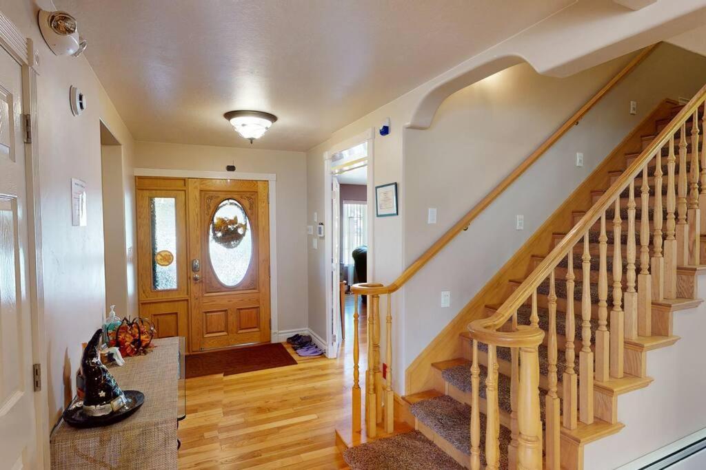 Tacit Shadow Paradise Deluxe Suite, Gym, Coffee Bar, Hot-tub, Free Laundry, Food Available Appartement Parowan