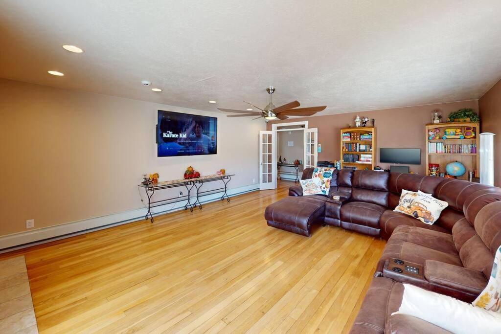 Tacit Shadow Paradise Deluxe Suite, Gym, Coffee Bar, Hot-tub, Free Laundry, Food Available *