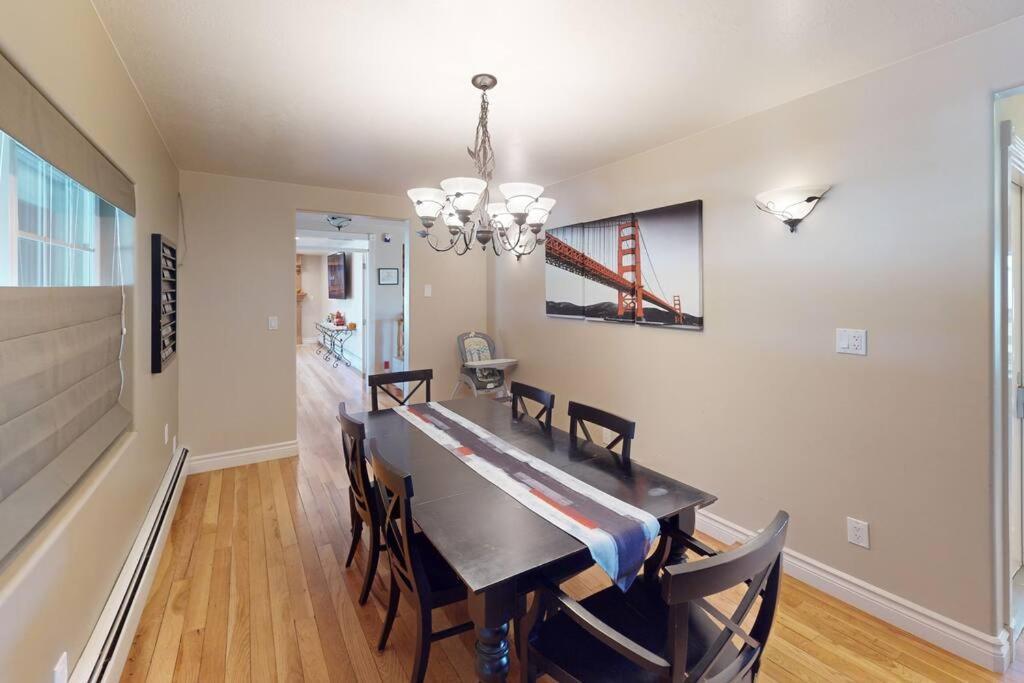 Tacit Shadow Paradise Deluxe Suite, Gym, Coffee Bar, Hot-tub, Free Laundry, Food Available * Parowan