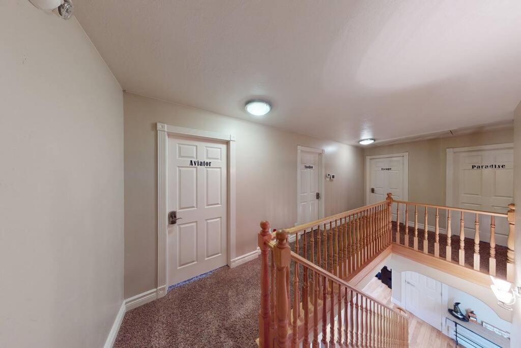 Tacit Shadow Paradise Deluxe Suite, Gym, Coffee Bar, Hot-tub, Free Laundry, Food Available